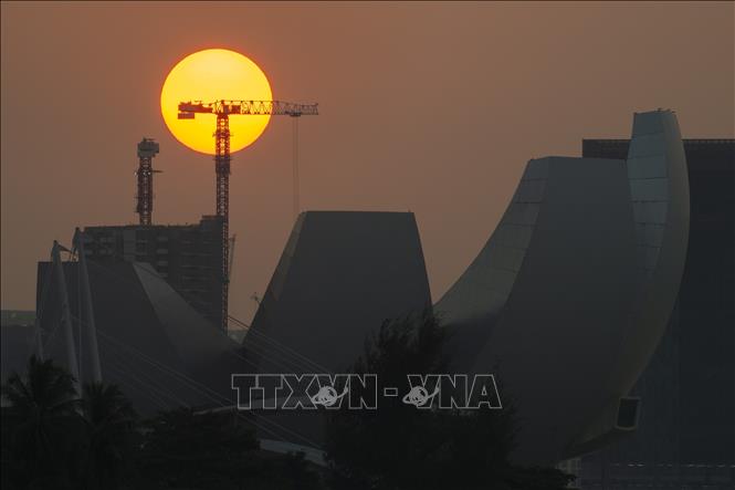 Khói mù ô nhiễm bao phủ tại Singapore. Ảnh: THX/TTXVN phát