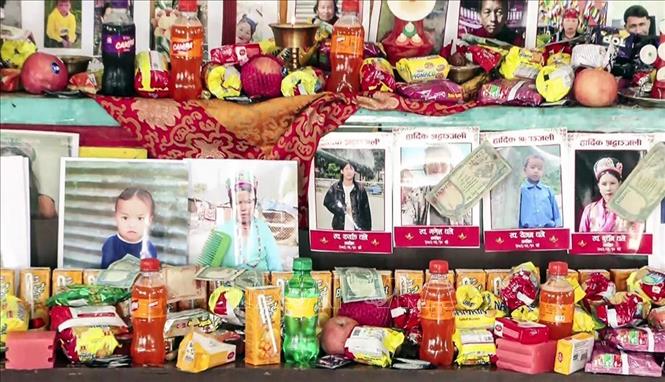 Chân dung các nạn nhân mất tích trong thảm họa lũ quét tại Nepal. Ảnh: ANI/TTXVN phát