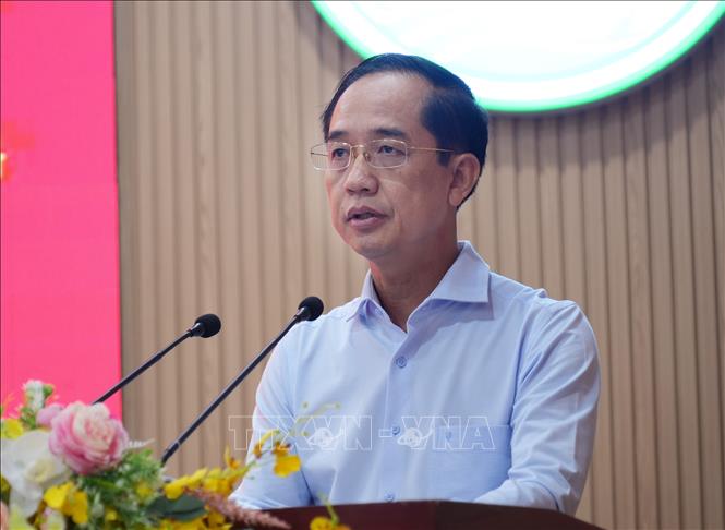 Chủ tịch Uỷ ban MTTQ Việt Nam tỉnh Cà Mau Hồ Thanh Thuỷ phát biểu tại Hội nghị. Ảnh: Huỳnh Anh - TTXVN