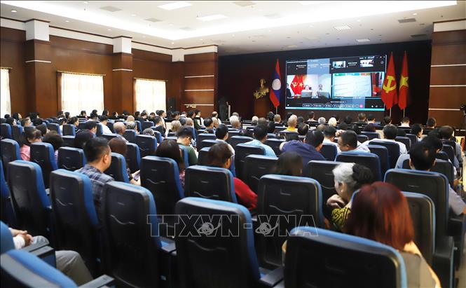 Quang cảnh buổi kết nối tham gia Hội nghị toàn quốc quán triệt các Nghị quyết, Chỉ thị của Bộ Chính trị của cộng đồng người Việt Nam tại Lào. Ảnh: Xuân Tú - PV TTXVN tại Lào