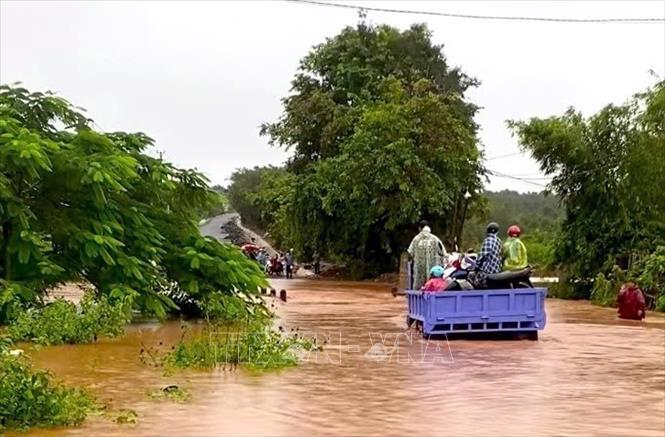 Một tuyến đường trên địa bàn xã Ia Krái, tỉnh Gia Lai, bị ngập cục bộ. Ảnh: Hoài Nam - TTXVN