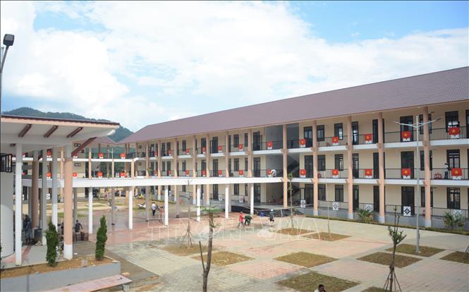 Trường Phổ thông nội trú Tiểu học và Trung học cơ sở A Lưới 3 (thành phố Huế) được xây dựng hiện đại, khang trang. Ảnh: Văn Dũng - TTXVN