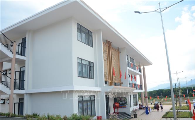 Trường Phổ thông nội trú liên cấp Tiểu học và Trung học cơ sở A Lưới 3 (thành phố Huế) được xây dựng hiện đại, thoáng mát. Ảnh: Văn Dũng-TTXVN