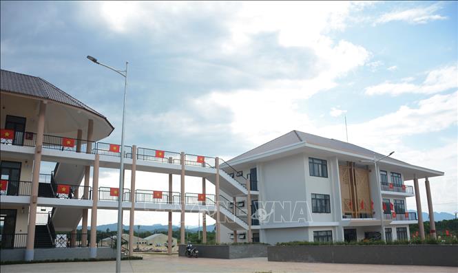 Việc đưa hai ngôi trường mới vào sử dụng không chỉ bổ sung cơ sở vật chất, mà còn tạo “hơi thở mới” cho giáo dục vùng cao A Lưới, mở thêm cơ hội để học sinh các xã miền núi được học tập, sinh hoạt trong môi trường tốt hơn ngay tại quê hương. Ảnh: Văn Dũng - TTXVN