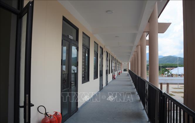 Hành lang Trường Phổ thông nội trú liên cấp Tiểu học và Trung học cơ sở xã A Lưới 3. Ảnh: Văn Dũng-TTXVN