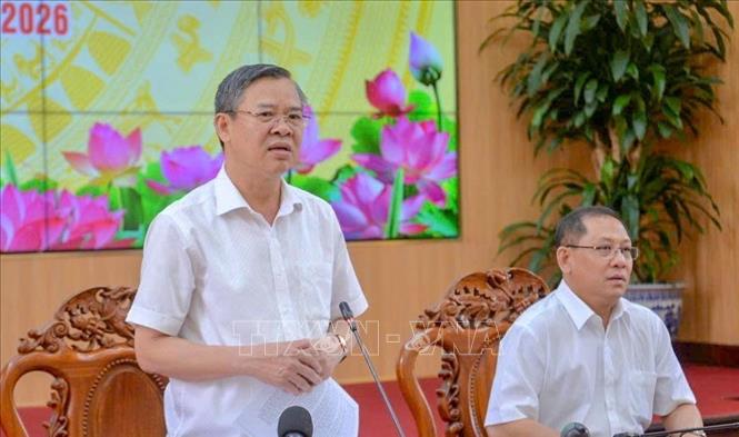 Chủ tịch UBND thành phố Cần Thơ Trương Cảnh Tuyên phát biểu tại cuộc họp. Ảnh: Thanh Liêm - TTXVN