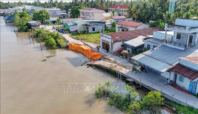 Điểm sạt lở bờ sông Rạch Mọp, xã Nhơn Mỹ, thành phố Cần Thơ. Ảnh: Thanh Liêm - TTXVN