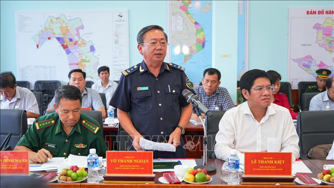 Ông Võ Thành Ngoạn, Phó Chi Cục trưởng, Chi Cục Hải quan Khu vực 17 đóng góp ý kiến đối với phương án tổng thể Dự án Phát triển hạ tầng Mộc Bài đến năm 2030. Ảnh: Minh Phú – TTXVN