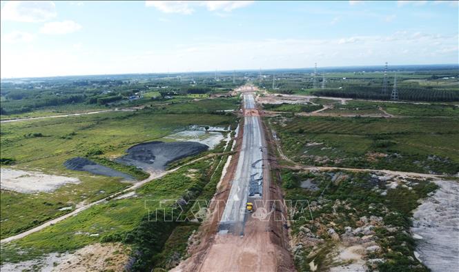Cao tốc Thành phố Hồ Chí Minh - Thủ Dầu Một - Chơn Thành, đoạn qua địa bàn phường Chơn Thành, thành phố Đồng Nai. Ảnh: Đậu Tất Thành - TTXVN 