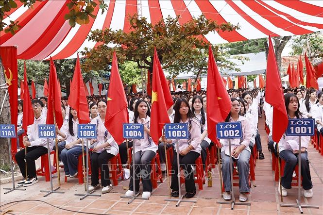 Học sinh Trường THPT Lê Quý Đôn, tỉnh Hưng Yên dự lễ khai giảng năm học 2026 - 2027. Ảnh: Doãn Tấn - TTXVN