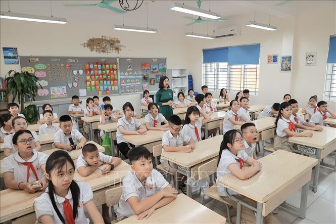 Học sinh điểm trường tiểu học Gia Quất (trường Liên cấp TH - THCS Gia Quất dự lễ khai giảng online sáng 5/9/2026. Ảnh: Minh Quyết - TTXVN