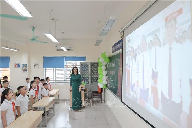 Học sinh điểm trường tiểu học Gia Quất (trường Liên cấp TH - THCS Gia Quất dự lễ khai giảng online sáng 5/9/2026. Ảnh: Minh Quyết - TTXVN