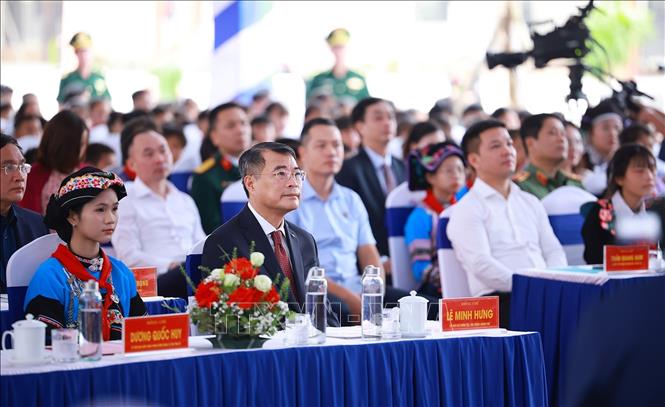 Thủ tướng Lê Minh Hưng dự Lễ khai giảng năm học mới tại Trường Phổ thông nội trú liên cấp Mường Khương (Lào Cai). Ảnh: Dương Giang – TTXVN
