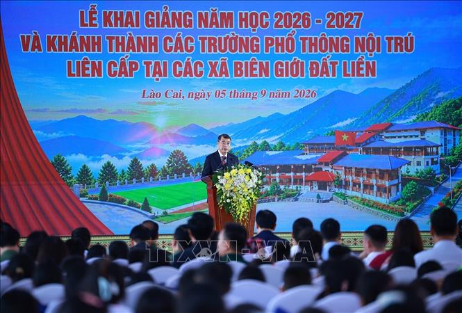 Thủ tướng Lê Minh Hưng phát biểu tại Lễ khai giảng năm học 2026 - 2027 tại Trường Phổ thông nội trú Mường Khương, xã Mường Khương, tỉnh Lào Cai. Ảnh: Dương Giang – TTXVN
