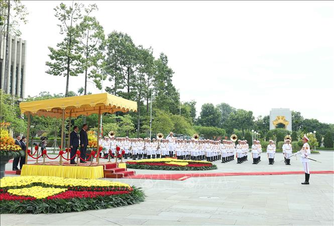 Lễ đón trọng thể Tổng thống Cộng hòa Liên bang Myanmar Min Aung Hlaing và Phu nhân thăm chính thức Việt Nam. Ảnh: Thống Nhất – TTXVN