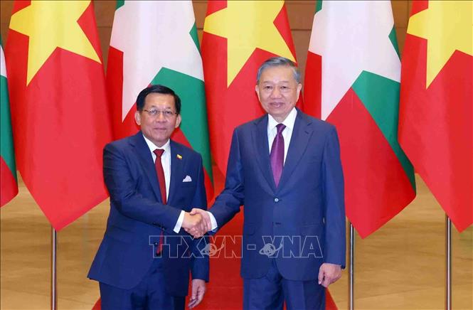 Tổng Bí thư, Chủ tịch nước Tô Lâm và Tổng thống Myanmar Min Aung Hlaing chụp ảnh chung. Ảnh: Phạm Kiên - TTXVN