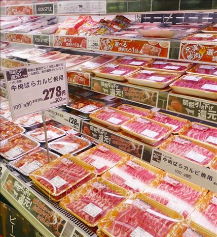 Thịt bò Mỹ được bày bán tại siêu thị ở Tokyo, Nhật Bản. Ảnh: Kyodo/TTXVN phát