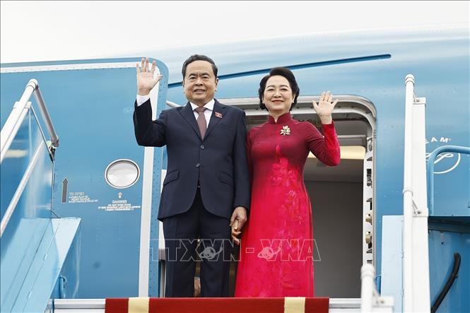 Chủ tịch Quốc hội Trần Thanh Mẫn và Phu nhân lên đường thăm chính thức Hàn Quốc và Mông Cổ. Ảnh: Doãn Tấn – TTXVN