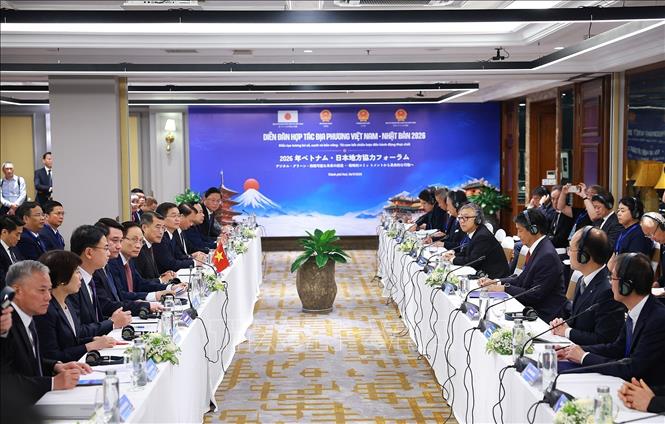 Thủ tướng Lê Minh Hưng làm việc với Đoàn đại biểu địa phương Nhật Bản. Ảnh: Dương Giang – TTXVN
