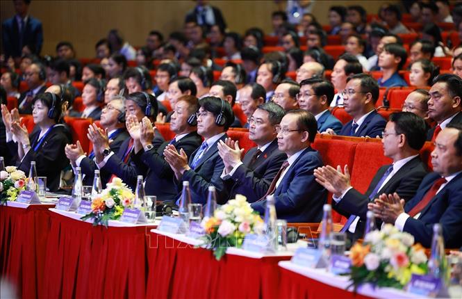Thủ tướng Lê Minh Hưng và các đại biểu dự Diễn đàn Hợp tác địa phương Việt Nam - Nhật Bản năm 2026 tại thành phố Huế. Ảnh: Dương Giang – TTXVN 

