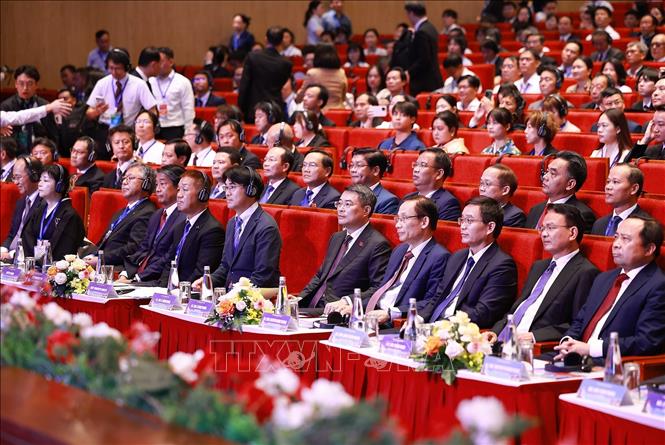Thủ tướng Lê Minh Hưng và các đại biểu dự Diễn đàn Hợp tác địa phương Việt Nam - Nhật Bản năm 2026 tại thành phố Huế. Ảnh: Dương Giang – TTXVN 
