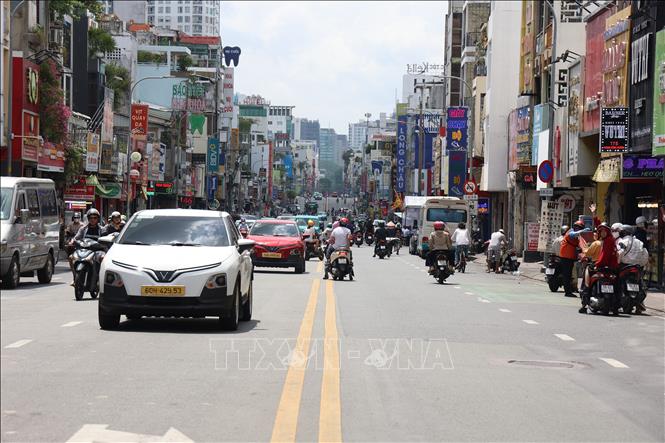 Đường Phan Đình Phùng, chạy qua hai phường Cầu Kiệu và Phú Nhuận, hướng về trung tâm TP. Hồ Chí Minh thời điểm 10 giờ, ngày 6/9/2026. Ảnh: Hồng Đạt - TTXVN 