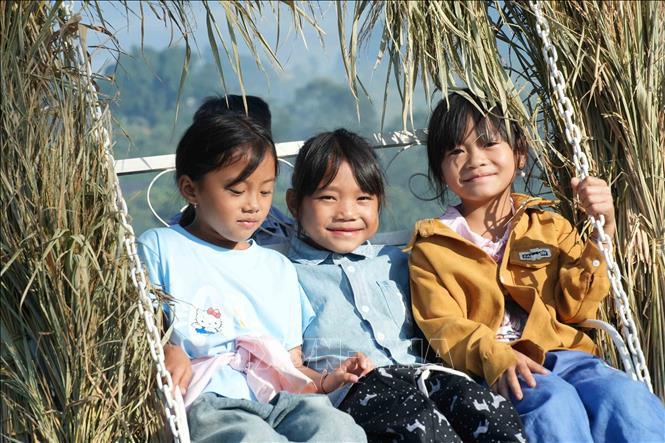 Trẻ em bản Mông Tả Lèng. Ảnh: Nguyễn Oanh - TTXVN