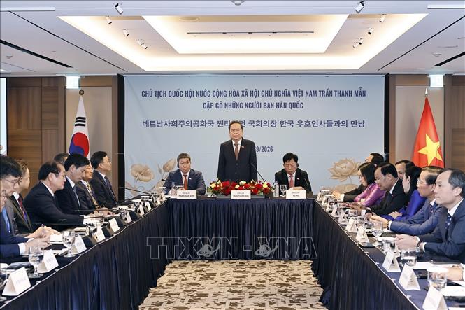 Chủ tịch Quốc hội Trần Thanh Mẫn phát biểu tại cuộc gặp gỡ những người bạn Hàn Quốc. Ảnh: Doãn Tấn - TTXVN 