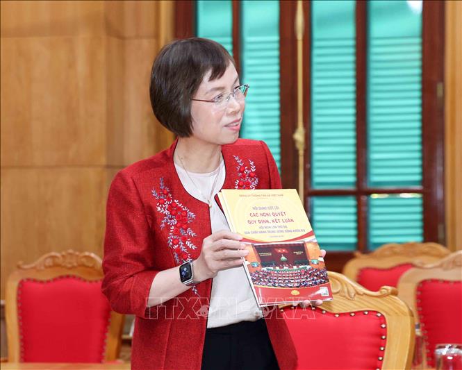 Đồng chí Vũ Việt Trang, Ủy viên Ban Thường vụ Đảng ủy các cơ quan Đảng Trung ương, Bí thư Đảng uỷ, Tổng Giám đốc Thông tấn xã Việt Nam phát biểu tại hội nghị. Ảnh: Phương Hoa - TTXVN