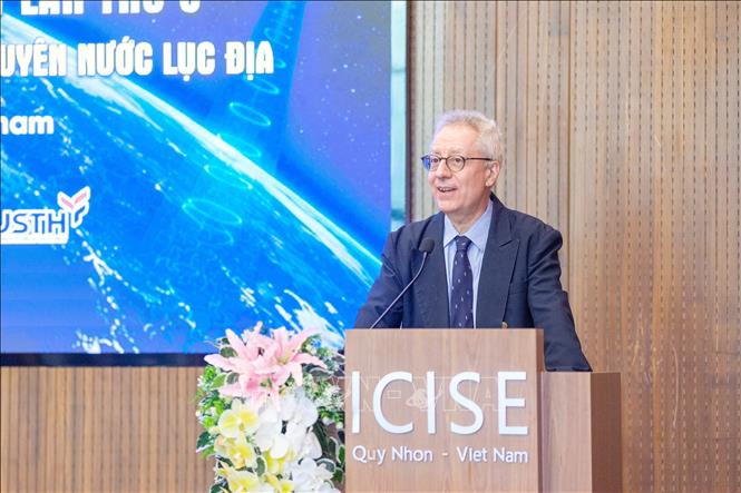 Ông Denis Fourmeau, Tuỳ viên Khoa học và Giáo dục Đại học, Đại sứ quán Pháp tại Việt Nam phát biểu tại sự kiện. Ảnh: Sỹ Thắng - TTXVN