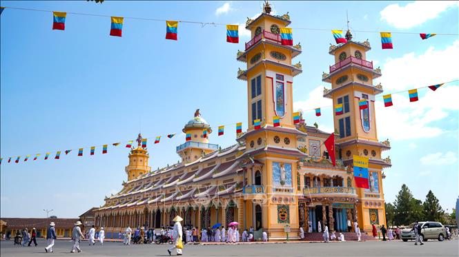 Tòa Thánh Cao Đài là điểm đến văn hóa, tâm linh được kết nối trong các chương trình, sản phẩm du lịch của Tây Ninh. Ảnh: Minh Phú - TTXVN 