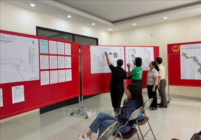 Thời gian lấy ý kiến cộng đồng dân cư tại phường Phú Thượng là 20 ngày kể từ ngày 7 - 26/9. Ảnh: Nguyễn Thắng - TTXVN

