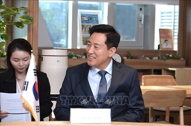Thị trưởng Seoul Oh Se-hoon tại buổi làm việc với Chủ tịch UBND thành phố Hà Nội Vũ Đại Thắng. Ảnh: Khánh Vân - PV TTXVN tại Hàn Quốc