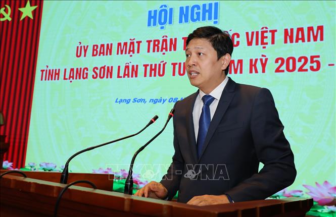 Ông Vũ Hoàng Anh, Phó Bí thư Tỉnh ủy, Chủ tịch Ủy ban MTTQ Việt Nam tỉnh Lạng Sơn phát biểu nhận nhiệm vụ. Ảnh: Văn Đạt - TTXVN