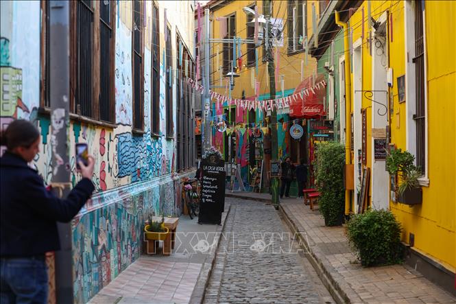 Một tuyến phố tại Valparaiso, Chile. Ảnh: THX/TTXVN phát