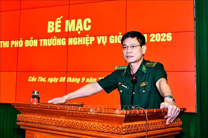 Đại tá Lương Hữu Trung, Phó Chỉ huy trưởng Bộ đội Biên phòng thành phố Cần Thơ phát biểu bế mạc hội thi. Ảnh: Trung Kiên - TTXVN