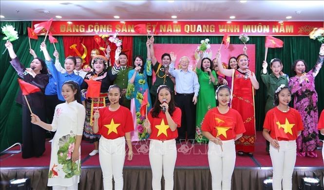 Tối 14/11/2018, Tổng Bí thư, Chủ tịch nước Nguyễn Phú Trọng dự Ngày hội Đại đoàn kết toàn dân tộc tại địa bàn dân cư số 6, phường Nguyễn Du, quận Hai Bà Trưng, Hà Nội. Ảnh: Trí Dũng - TTXVN