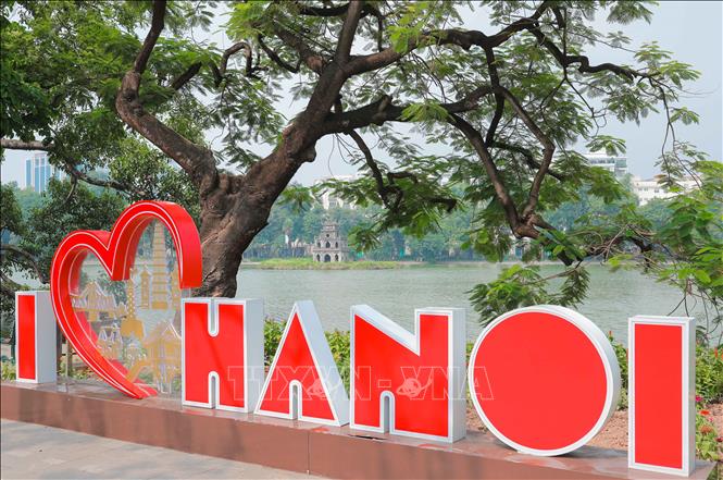 Theo định hướng Quy hoạch tổng thể Thủ đô tầm nhìn 100 năm, khu vực nội đô lịch sử, trong đó có hồ Hoàn Kiếm và phụ cận, được nghiên cứu bảo tồn và tái thiết. Ảnh: Phan Phương – TTXVN
