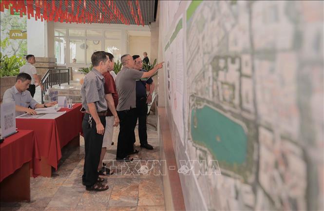 Việc lấy ý kiến nhằm công khai thông tin, tiếp nhận đầy đủ ý kiến của nhân dân để tiếp tục nghiên cứu, hoàn thiện hồ sơ quy hoạch theo quy định. Ảnh: Phan Phương – TTXVN