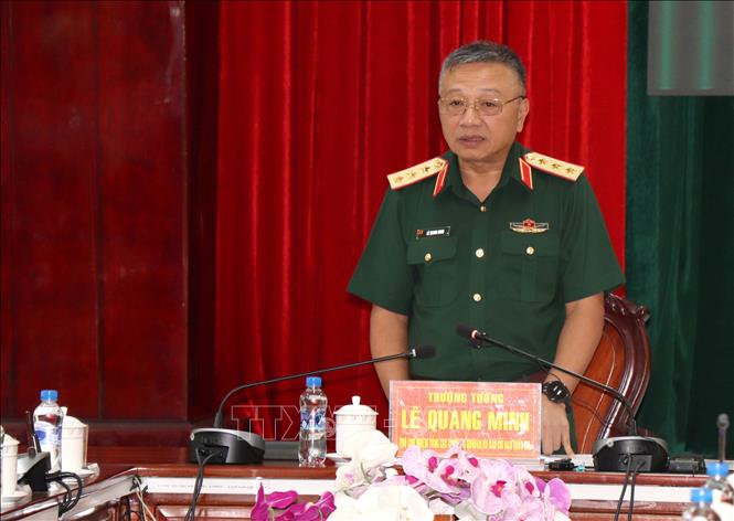 Thượng tướng Lê Quang Minh, Phó Chủ nhiệm Tổng cục Chính trị QĐND Việt Nam, Ủy viên Ban Chỉ đạo 515 Quốc gia, phát biểu tại buổi làm việc. Ảnh: Lê Thúy Hằng – TTXVN 