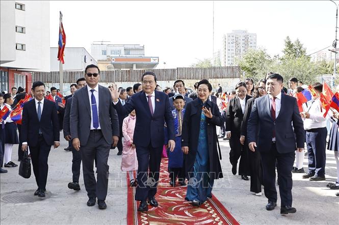 Chủ tịch Quốc hội Trần Thanh Mẫn và Phu nhân thăm Trường liên cấp số 14 mang tên Chủ tịch Hồ Chí Minh. Ảnh: Doãn Tấn – TTXVN