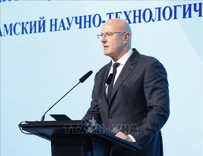 Phó Thủ tướng Nga Dmitry Chernyshenko phát biểu. Ảnh: Thống Nhất – TTXVN