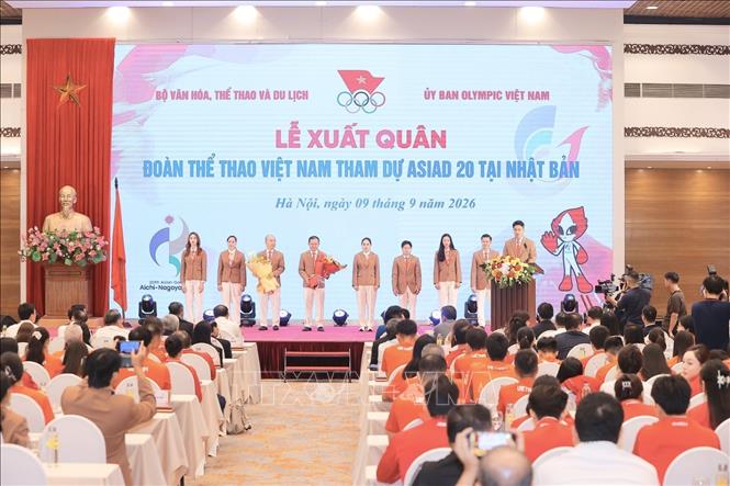 Xạ thủ Phạm Quang Huy đại diện VĐV tham dự ASIAD 20 phát biểu. Ảnh: Minh Quyết - TTXVN 