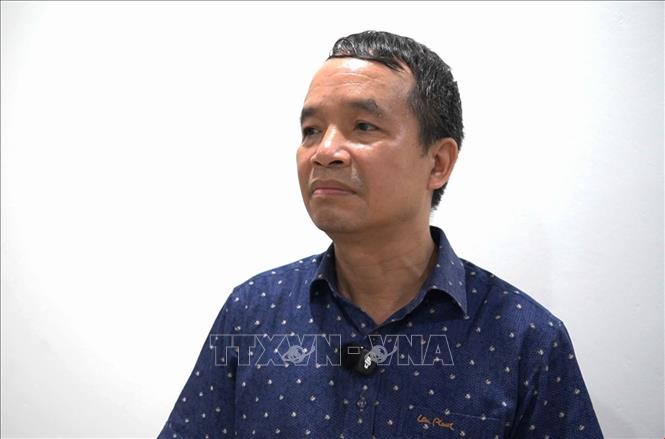 Ông Lương Sơn Hùng (trú tại ngõ 106 Lò Đúc, phường Hai Bà Trưng, Hà Nội) đề xuất việc kết nối giữa các phường lân cận với khu vực thuộc đề án cần được tổ chức theo hướng thuận tiện, thông thoáng. Ảnh: Hùng Mạnh - TTXVN.