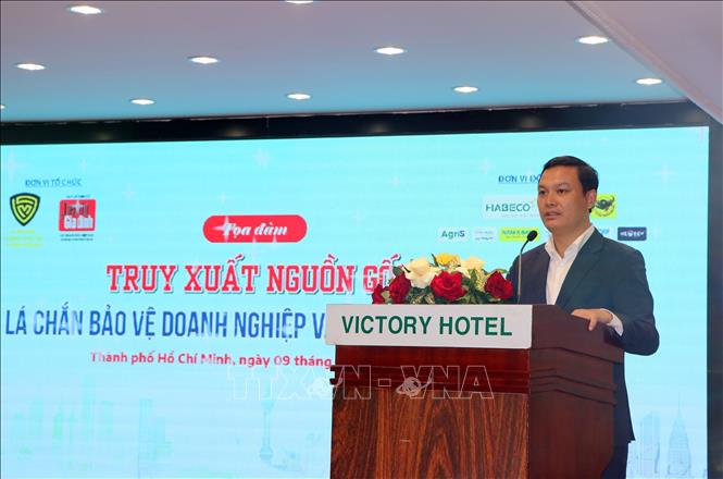 Đại diện Tạp chí Tiếp thị và Gia đình phát biểu tại tọa đàm. Ảnh: Thanh Vũ - TTXVN