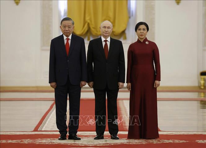 Tổng thống Liên bang Nga Vladimir Putin đón Tổng Bí thư, Chủ tịch nước Tô Lâm và Phu nhân. Ảnh: Thống Nhất – TTXVN