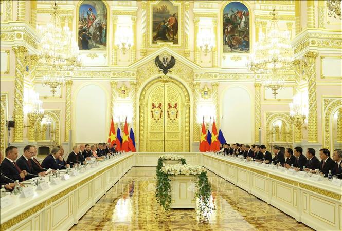 Russian President Vladimir Putin holds talks with Party General Secretary and State President To Lam. VNA Photo: Thống Nhất