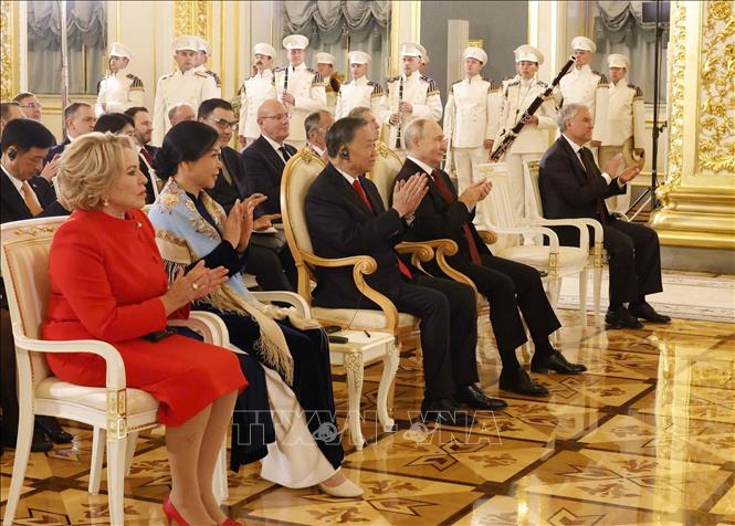 Tổng Bí thư, Chủ tịch nước Tô Lâm và Phu nhân, Tổng thống Nga Vladimir Putin, Chủ tịch Duma Quốc gia Nga Vyacheslav Volodin, Chủ tịch Hội đồng Liên bang Nga Valentina Matviyenko tham dự Lễ trao Giải thưởng Hoà bình Lev Tolstoy năm 2026. Ảnh: Thống Nhất – TTXVN