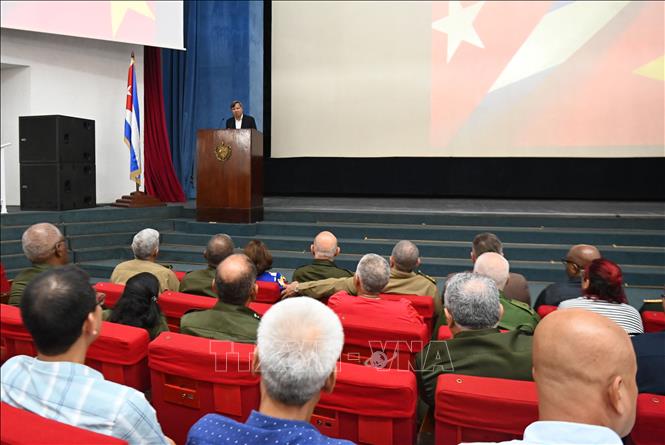 Đại sứ Việt Nam tại Cuba, Lê Quang Long nhấn mạnh tầm nhìn cách mạng chung giữa Chủ tịch Hồ Chí Minh và Fidel Castro. Ảnh: Việt Hùng-P/v TTXVN tại Cuba