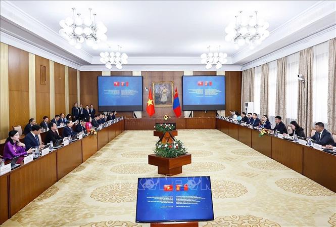 Chủ tịch Quốc hội Trần Thanh Mẫn hội đàm với Chủ tịch Quốc hội Mông Cổ Sandag Byambatsogt. Ảnh: Doãn Tấn – TTXVN